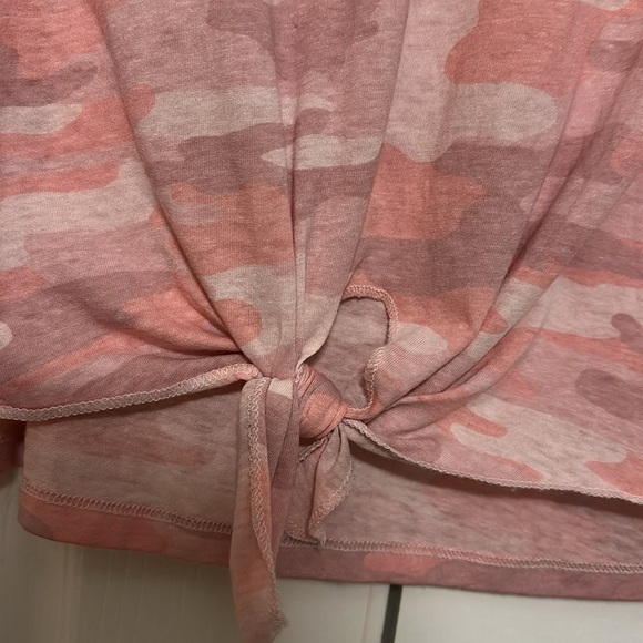 Lucky Brand Pink Camo Women's Top size Large - Picture 3 of 7